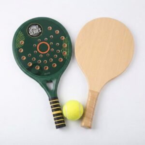 (9932)-¡Campeonato en el Jardín: Raquetas Deportivas Retro!